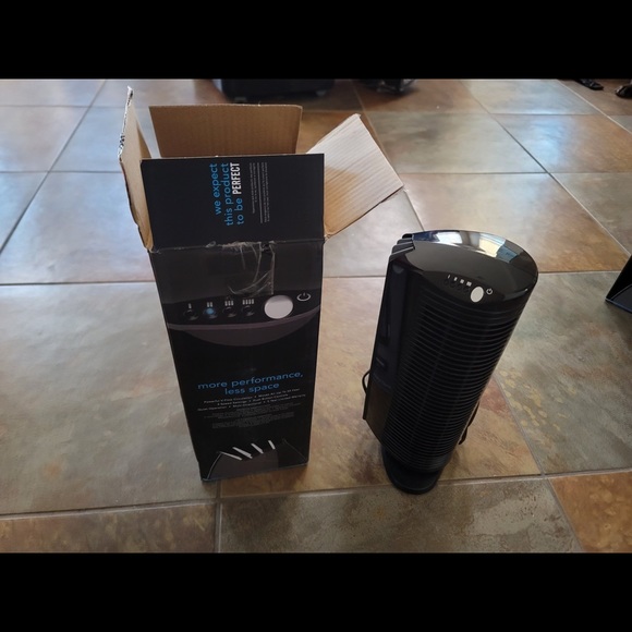 Vornado Duo Small Room Tower Air Circulator Fan - Picture 1 of 11